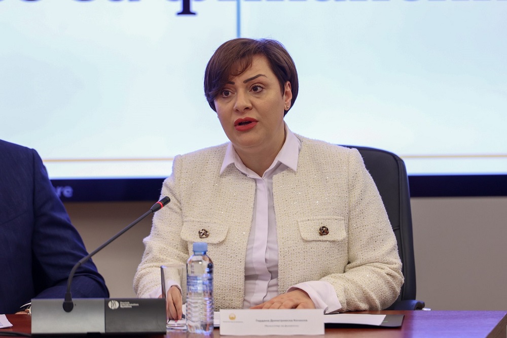 Димитриеска-Кочоска го повика економскиот тим на СДСМ на соочување во Финансии за да ги разјаснат економските состојби со реални бројки