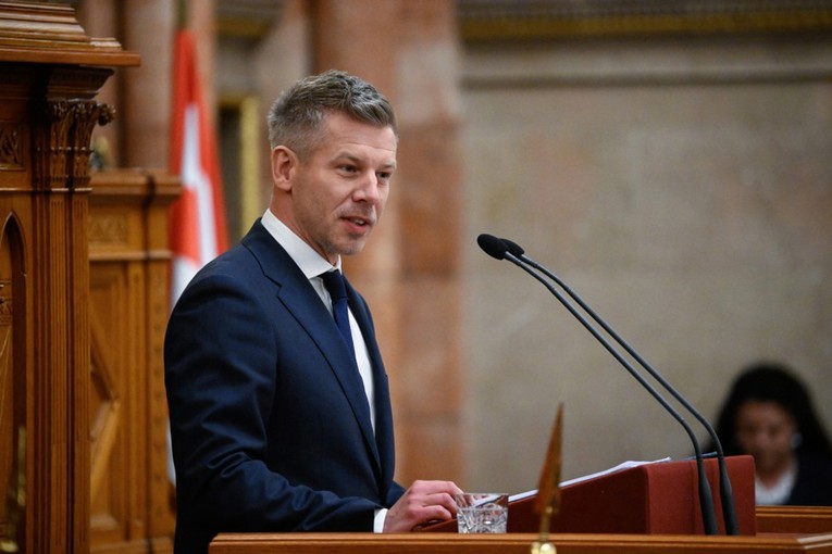 Новата унгарска влада со маневар сака да го спречи враќањето на Орбан на власт