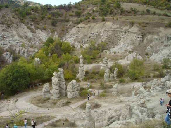 Добивка од само 1.000 денари пријавиле од Здружението Извор кое го ,,узурпирало” локалитетот ,,Камени кукли” во Кратово