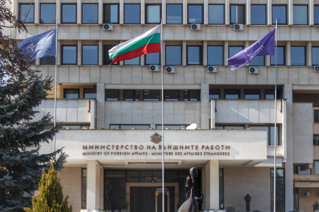 Бугарско МНР: Палењето на возилата е последица на агресивниот политички говор и поттикнувањето омраза