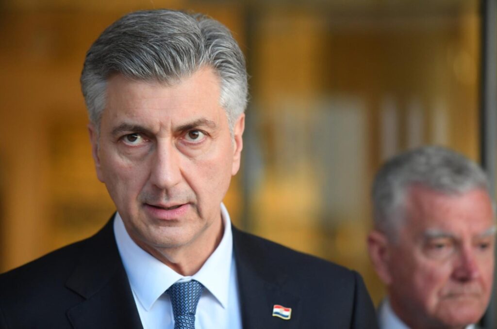 Во Загреб судир помеѓу лимузината на Пленковиќ со возило од конвојот