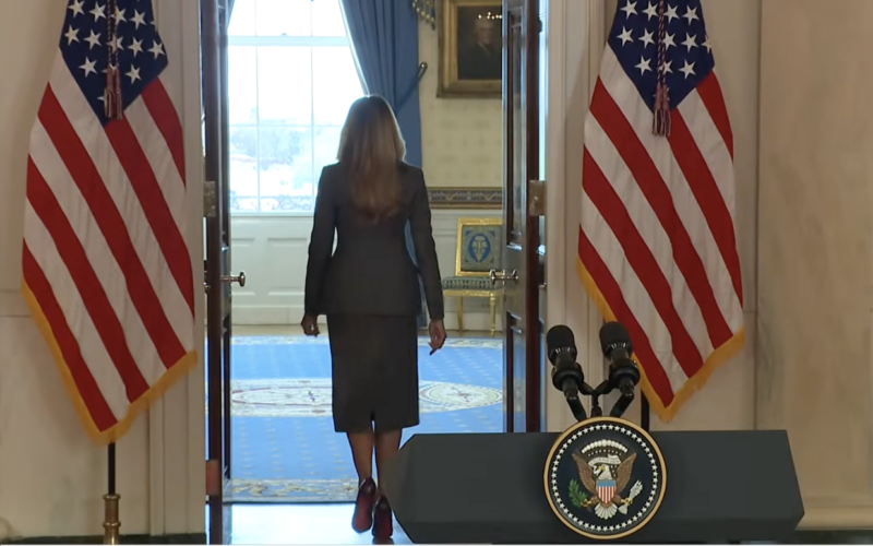 Советник на Меланија Трамп: Таа сака да биде застапник и предводник на жртвите на Епштајн