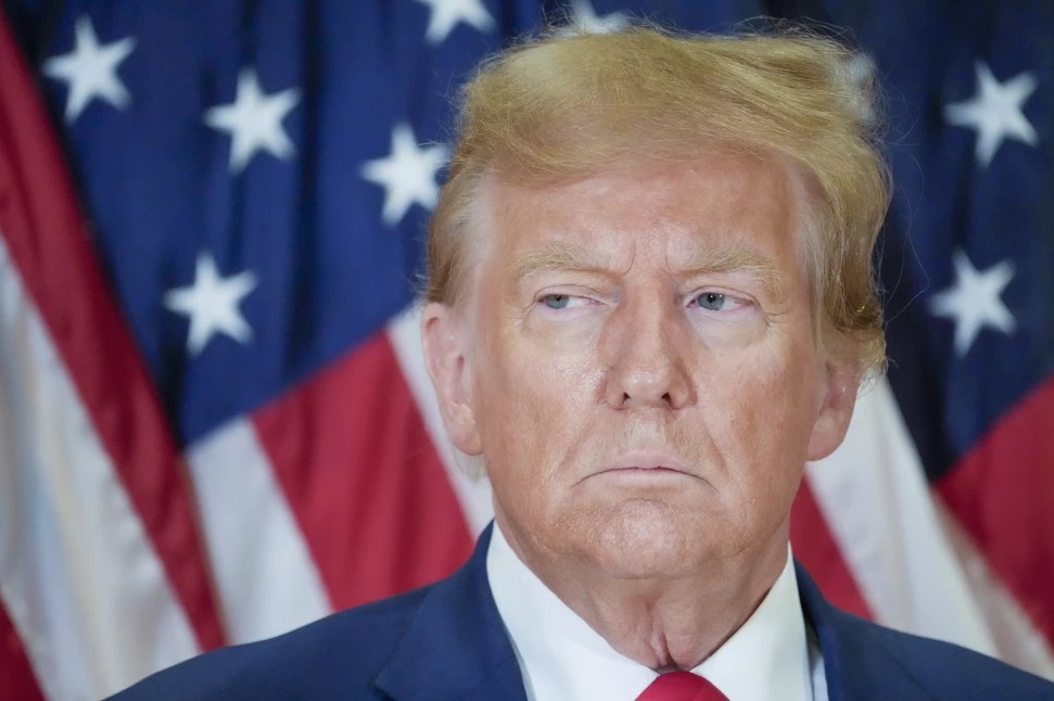 Сe плаши дека ќе биде исвиркан или е премногу зафатен? Зошто Трамп не е на трибините на Светското првенство?